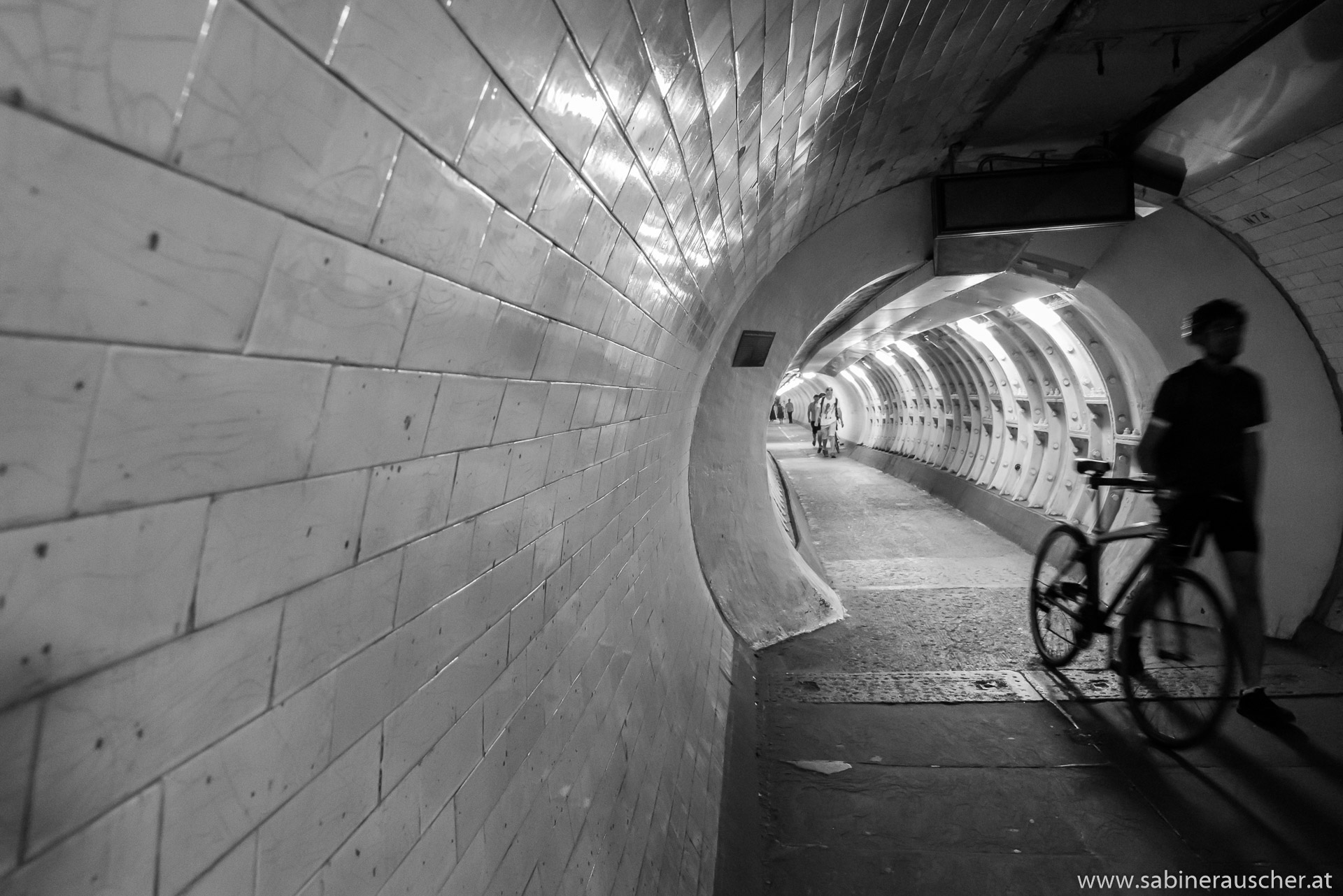 Greenwich Foot Tunnel London | im Fußgängertunnel unterhalb der Themse nach Greenwich, London
