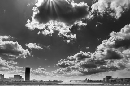 clouds over Vienna´s Danube | an der Donau in Wien