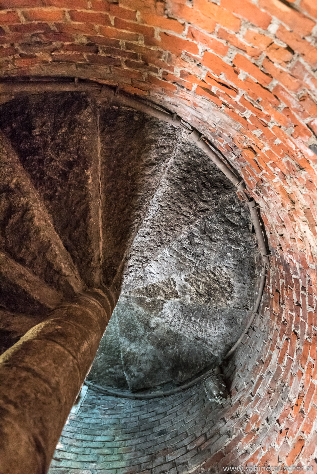 spiral staircase back to ground level | Wendeltreppe zurück an die Oberfläche