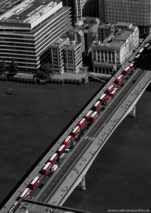 Public Transport in London seen from the Shard | London´s Busse von The Shard aus gesehen