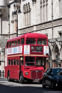 old London Bus on Fleet Street | alter Bus auf der Fleet Street in London