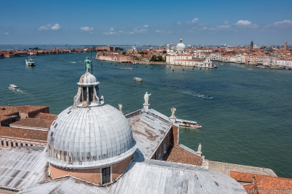 Venice - La Serenissima seen from the tower of San Giorgio Maggiore |  Venedig - vom Turm von San Giorgio aus überblickt man die Lagune