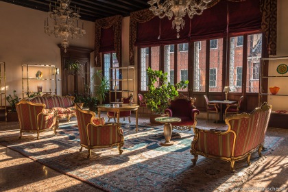 Venice - interior of Palazzo Liassidi | |Venedig - typische Einrichtung in venezianischem Palazzo