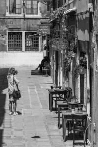 Venice - tables outside of an osteria | Venedig - Tische vorm Lokal